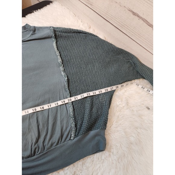 Listicle Women's Blue‎ Green Dolman Sleeve Crew Neck Pullover Blouse Size Medium - Picture 5 of 6